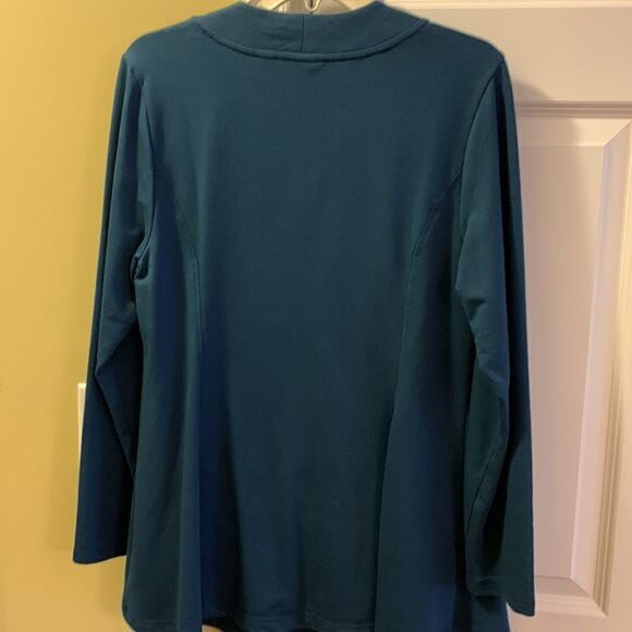 Denim and Company size small active wear color is blue - Picture 3 of 8